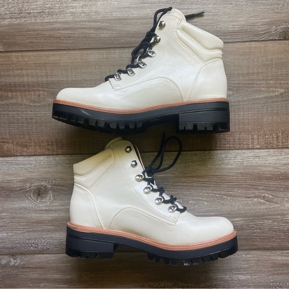 indigo rd. Shoes - NWOT Women’s Indigo Rd. Lace Up Boots